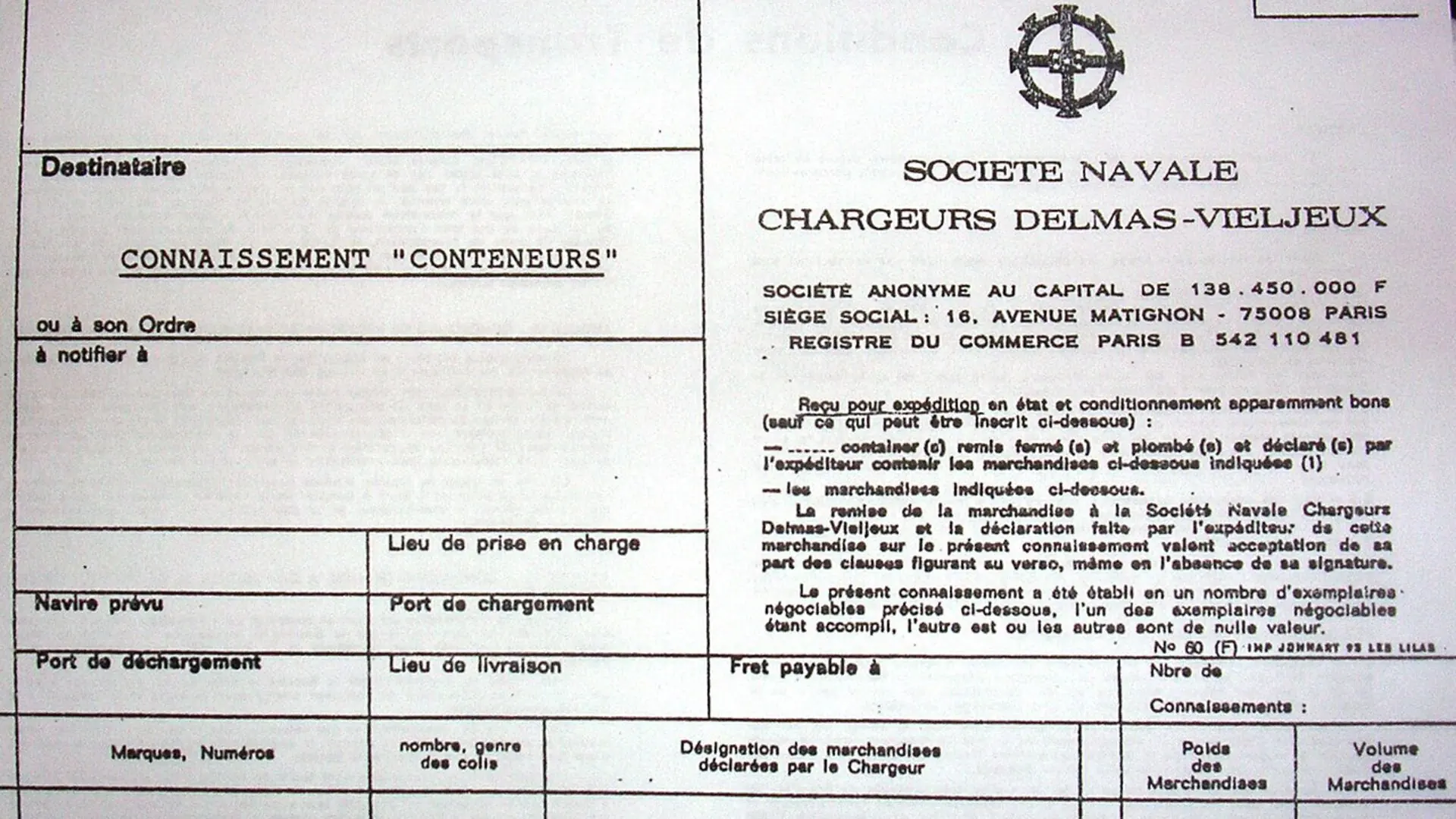 Documentos de importación: factura comercial, BL y packing list sobre escritorio
