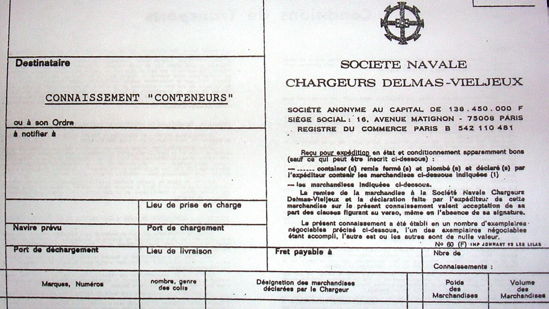 Documentos de importación: factura comercial, BL y packing list sobre escritorio